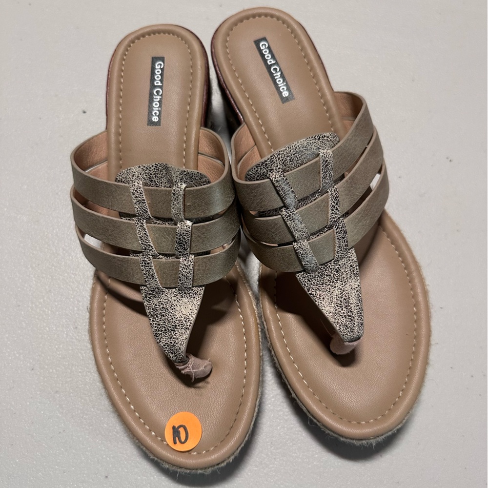 Good Choice Women's Tan Gold Wedge Sandals size 10